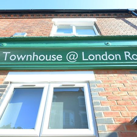 Townhouse Plus @ London Road Stoke Экстерьер фото