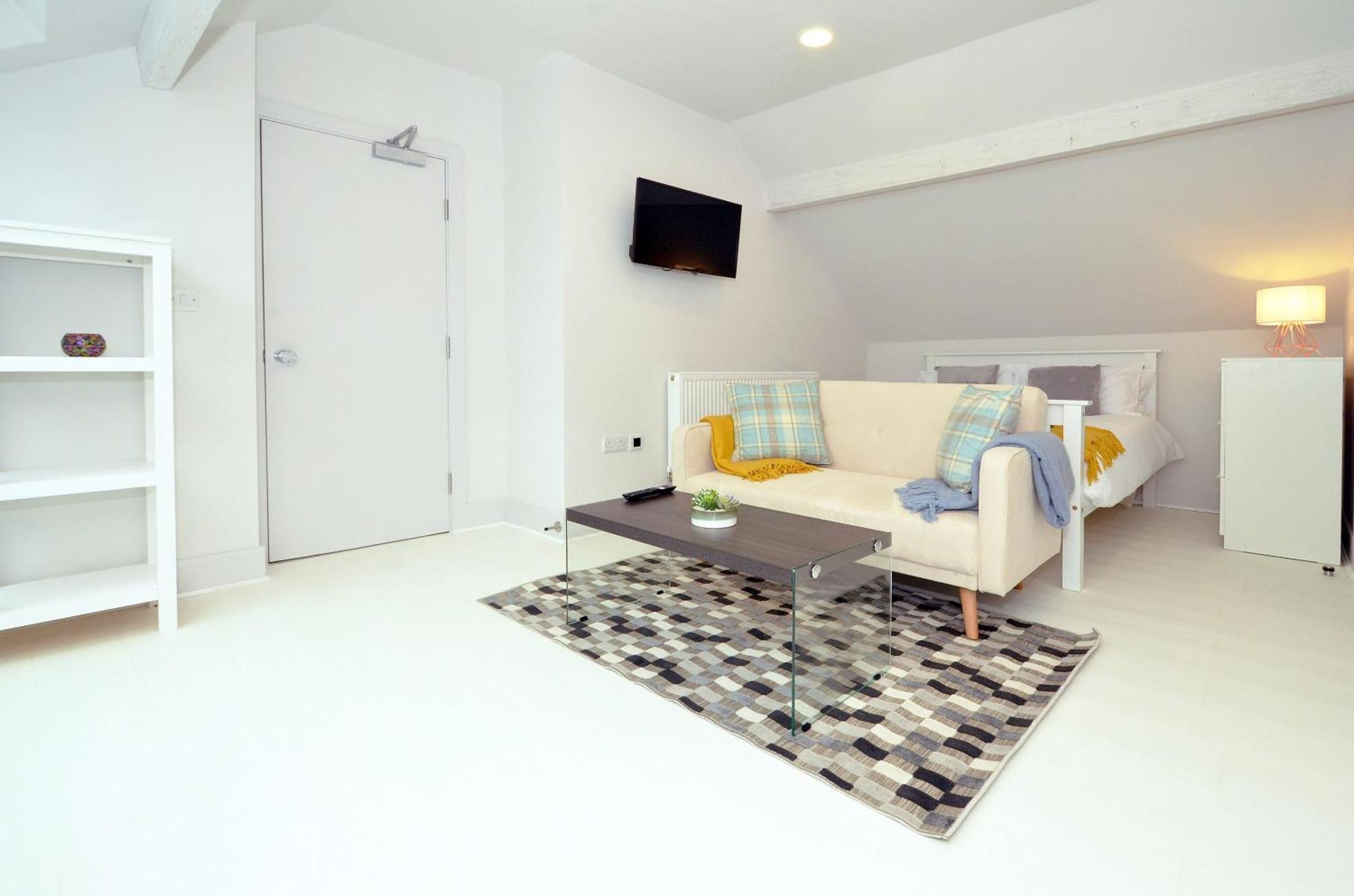 Townhouse Plus @ London Road Stoke Экстерьер фото