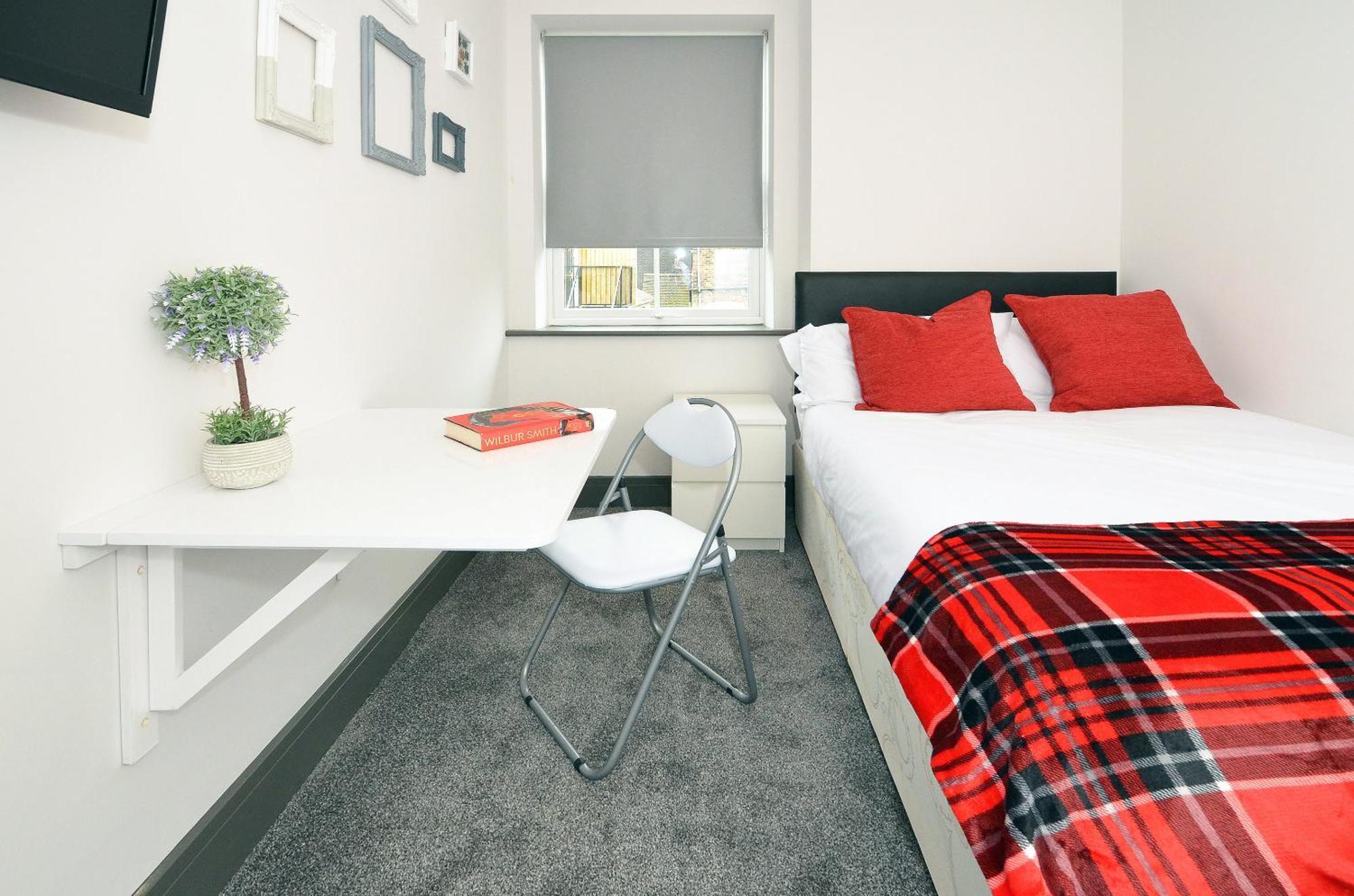 Townhouse Plus @ London Road Stoke Экстерьер фото
